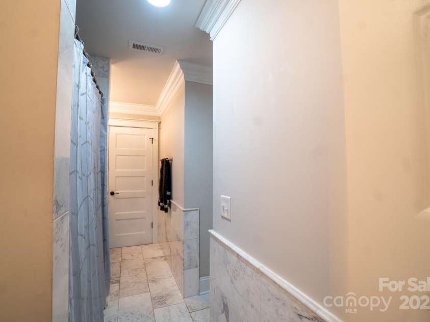 2706 Hilliard Drive, Charlotte, NC 28205.  MLS# CAR4298179, YatesRealty ID 1617. 