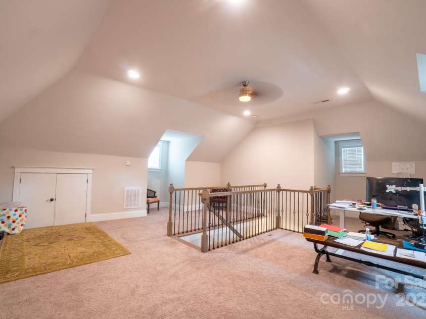 2706 Hilliard Drive, Charlotte, NC 28205.  MLS# CAR4298179, YatesRealty ID 1617. Third Floor