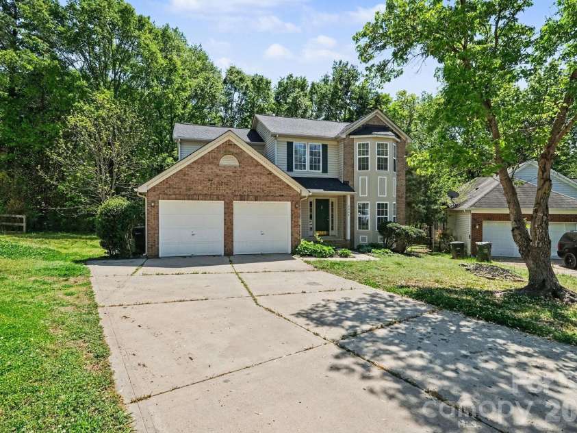 2888 Shadow Brook Court, Concord, NC 28027.  MLS# CAR4368095, YatesRealty ID 16170. 