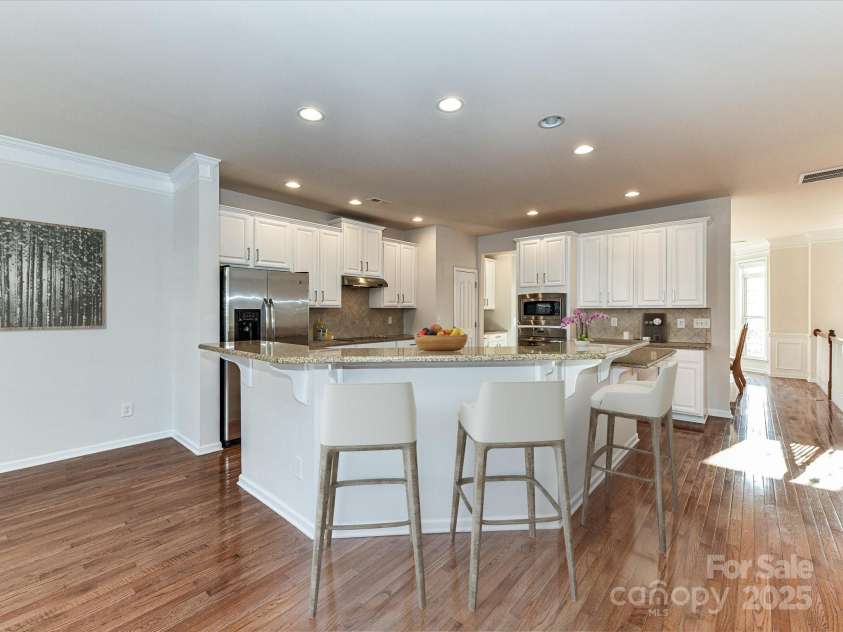 7854 Springs Village Lane, Charlotte, NC 28226.  MLS# CAR4240846, YatesRealty ID 16170. 