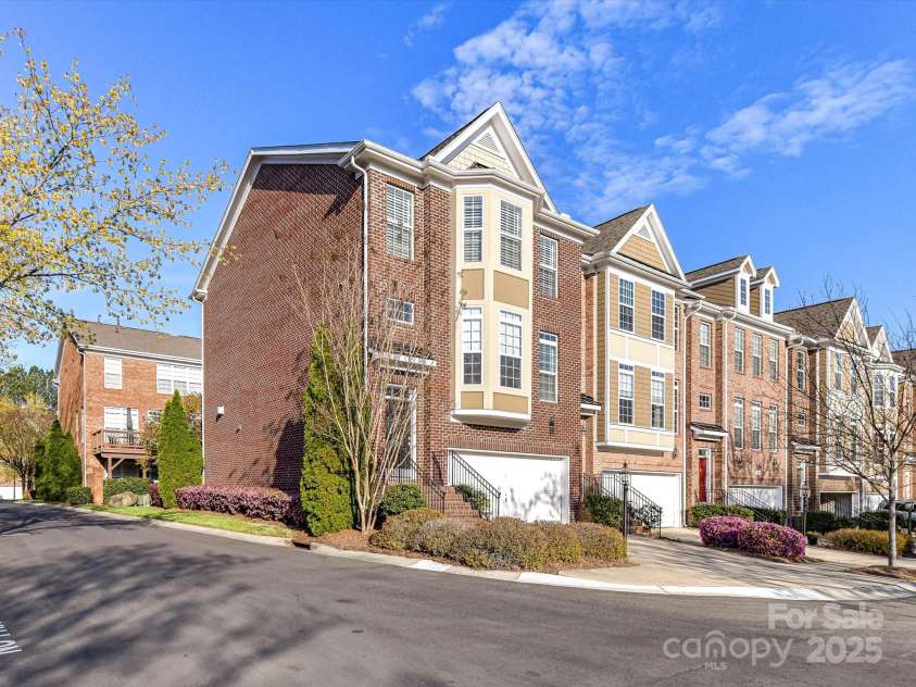 7854 Springs Village Lane, Charlotte, NC 28226.  MLS# CAR4240846, YatesRealty ID 16170. End Unit