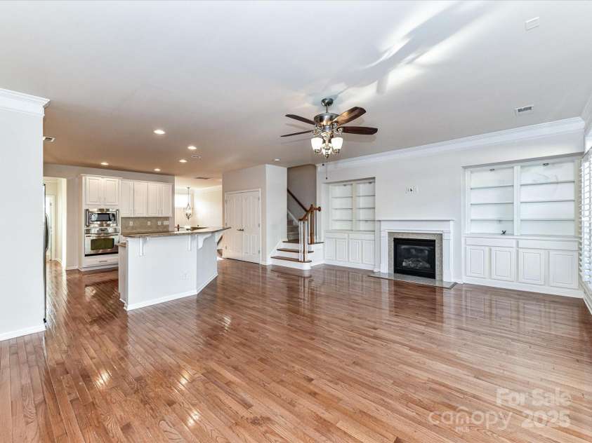 7854 Springs Village Lane, Charlotte, NC 28226.  MLS# CAR4240846, YatesRealty ID 16170. Gorgeous Built-In Shelving