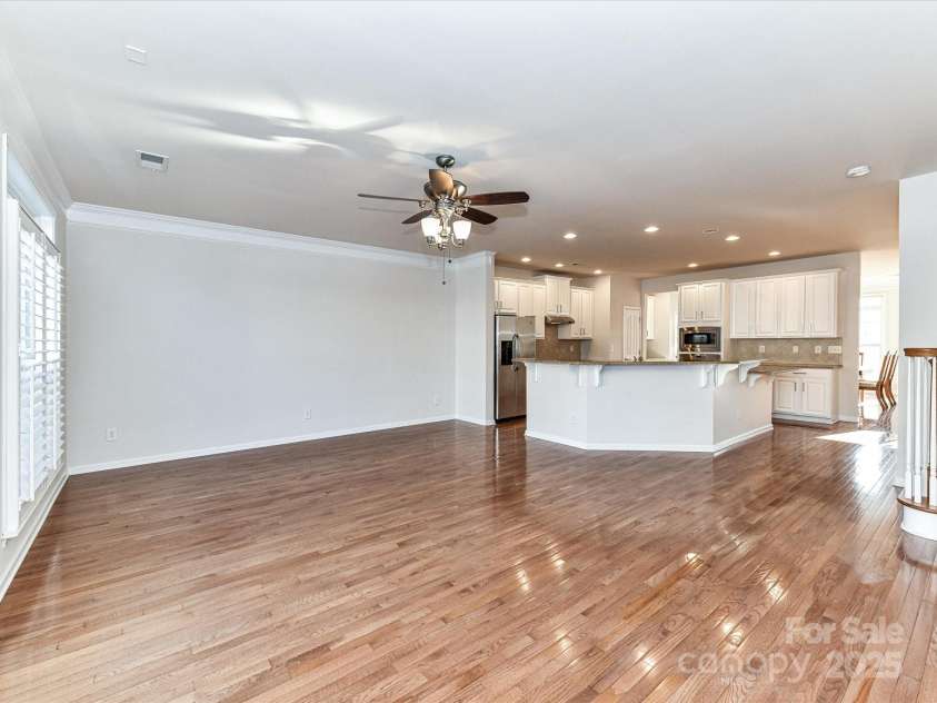 7854 Springs Village Lane, Charlotte, NC 28226.  MLS# CAR4240846, YatesRealty ID 16170. Large Living Room