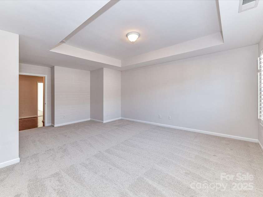 7854 Springs Village Lane, Charlotte, NC 28226.  MLS# CAR4240846, YatesRealty ID 16170. Primary Bedroom