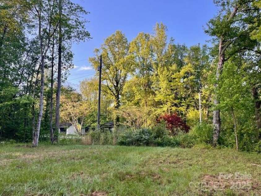 103 Higgins Court, Morganton, NC 28655.  MLS# CAR4263125, YatesRealty ID 16171. 