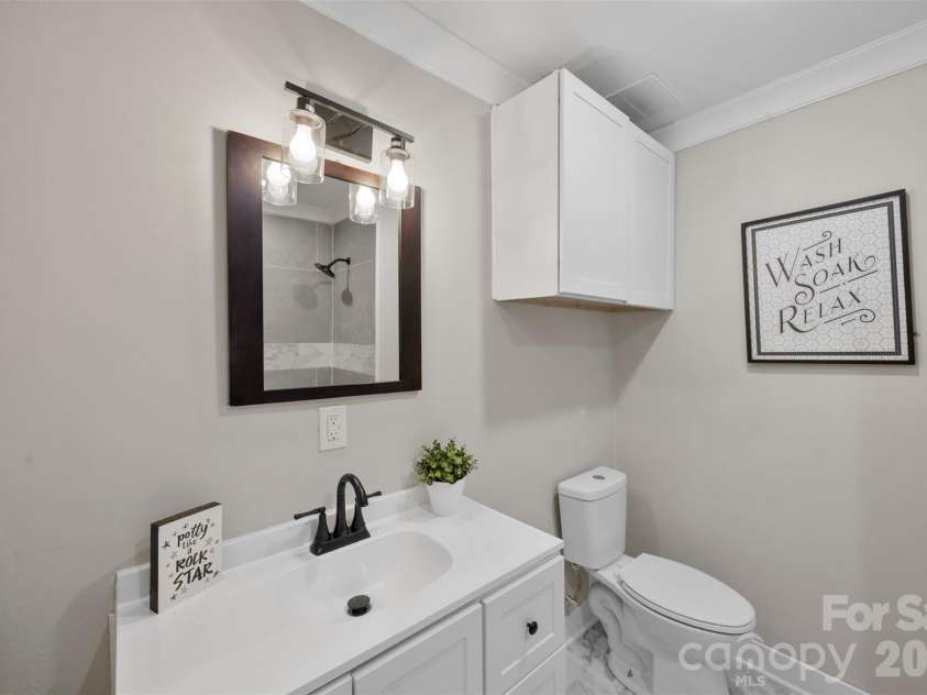 739 Kings Mountain Street, Clover, SC 29710.  MLS# CAR4368328, YatesRealty ID 16171. 2nd full bathroom