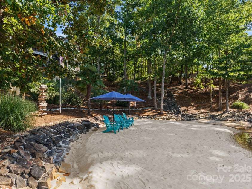 18420 Rosapenny Road, Charlotte, NC 28278.  MLS# CAR4240682, YatesRealty ID 16172. Beach on Lake Wylie