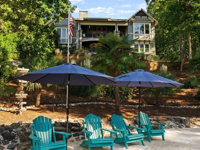 18420 Rosapenny Road, Charlotte, NC 28278.  MLS# CAR4240682, YatesRealty ID 16172. Enjoy Lake Wylie in your 5 outdoor living spaces