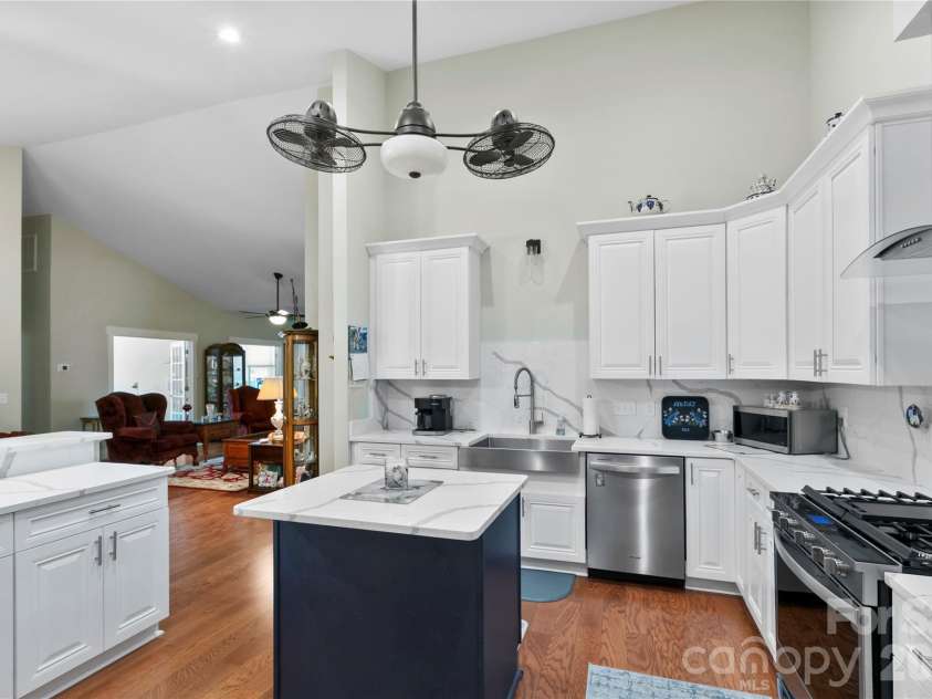20 Brookstone Place, Candler, NC 28715.  MLS# CAR4368758, YatesRealty ID 16172. Kitchen