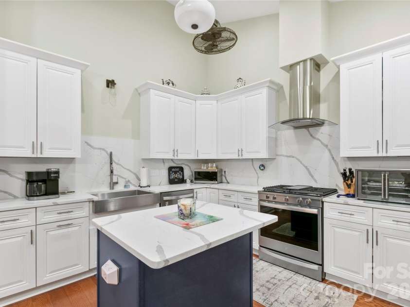 20 Brookstone Place, Candler, NC 28715.  MLS# CAR4368758, YatesRealty ID 16172. Kitchen