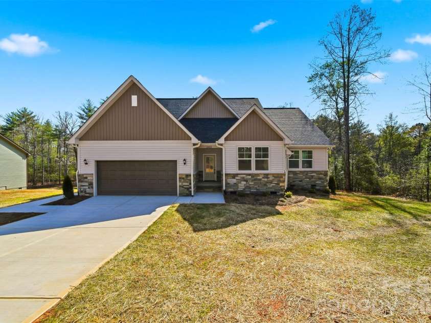 2422 Kimberly Avenue, Morganton, NC 28655.  MLS# CAR4366379, YatesRealty ID 16173. 