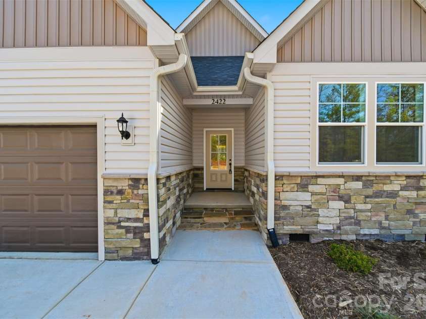2422 Kimberly Avenue, Morganton, NC 28655.  MLS# CAR4366379, YatesRealty ID 16173. 