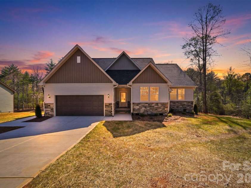 2422 Kimberly Avenue, Morganton, NC 28655.  MLS# CAR4366379, YatesRealty ID 16173. 