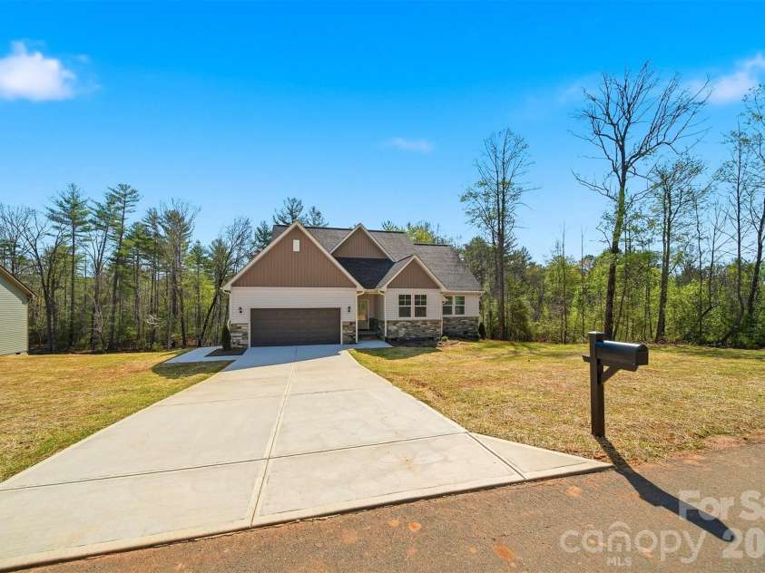 2422 Kimberly Avenue, Morganton, NC 28655.  MLS# CAR4366379, YatesRealty ID 16173. 