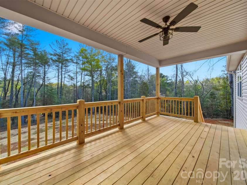 2422 Kimberly Avenue, Morganton, NC 28655.  MLS# CAR4366379, YatesRealty ID 16173. 