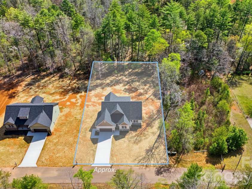 2422 Kimberly Avenue, Morganton, NC 28655.  MLS# CAR4366379, YatesRealty ID 16173. 