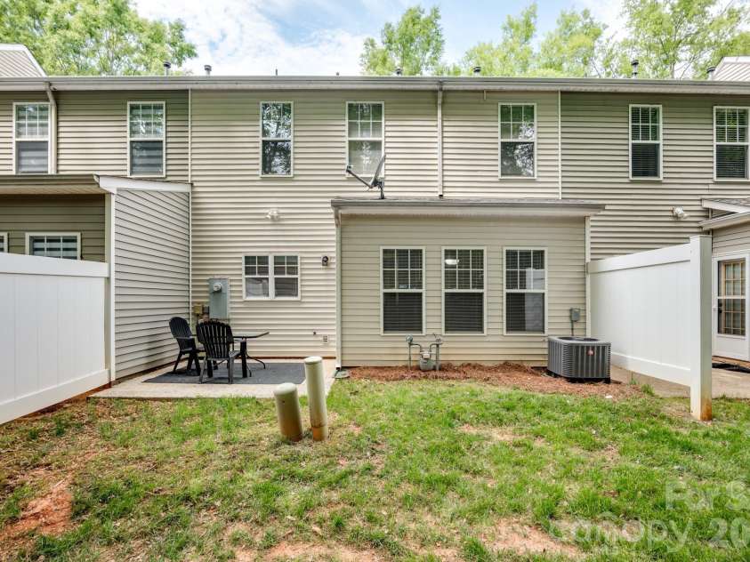 5971 Pisgah Way, Charlotte, NC 28217.  MLS# CAR4369592, YatesRealty ID 16174. 