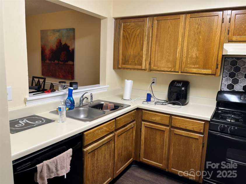 6011 Treetop Court, Charlotte, NC 28212.  MLS# CAR4294505, YatesRealty ID 16175. 