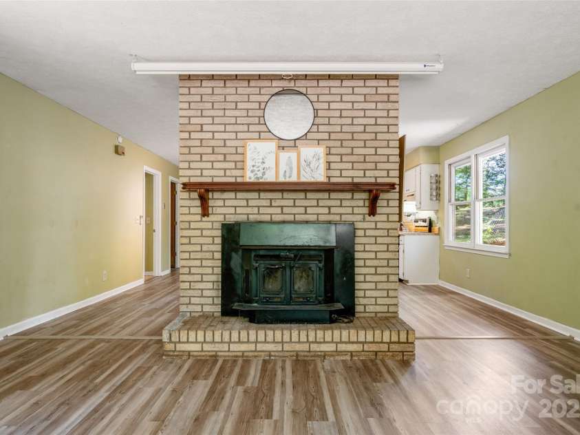 106 Gordon Drive, Flat Rock, NC 28731.  MLS# CAR4253313, YatesRealty ID 16176. 