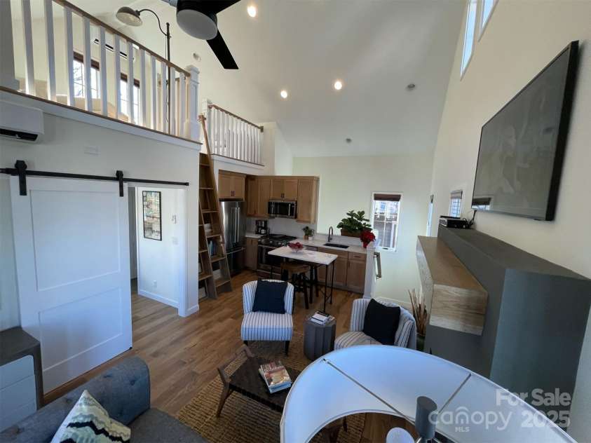 13 Fay Jones Lane, Black Mountain, NC 28711.  MLS# CAR4254782, YatesRealty ID 16177. 