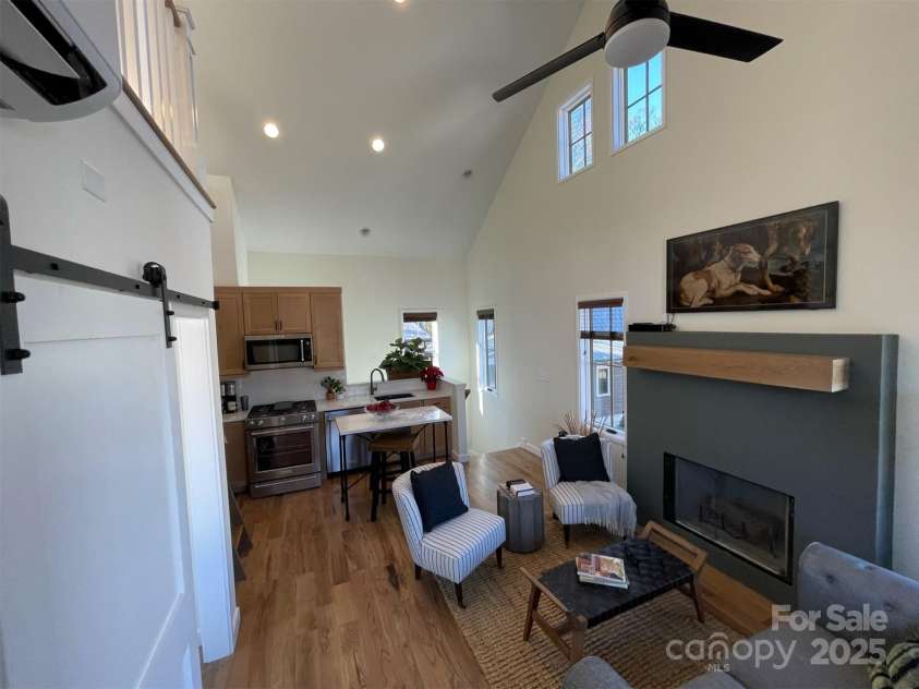 13 Fay Jones Lane, Black Mountain, NC 28711.  MLS# CAR4254782, YatesRealty ID 16177. 