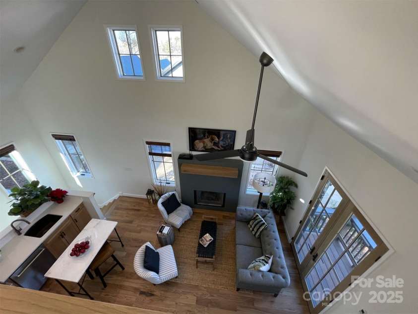 13 Fay Jones Lane, Black Mountain, NC 28711.  MLS# CAR4254782, YatesRealty ID 16177. 