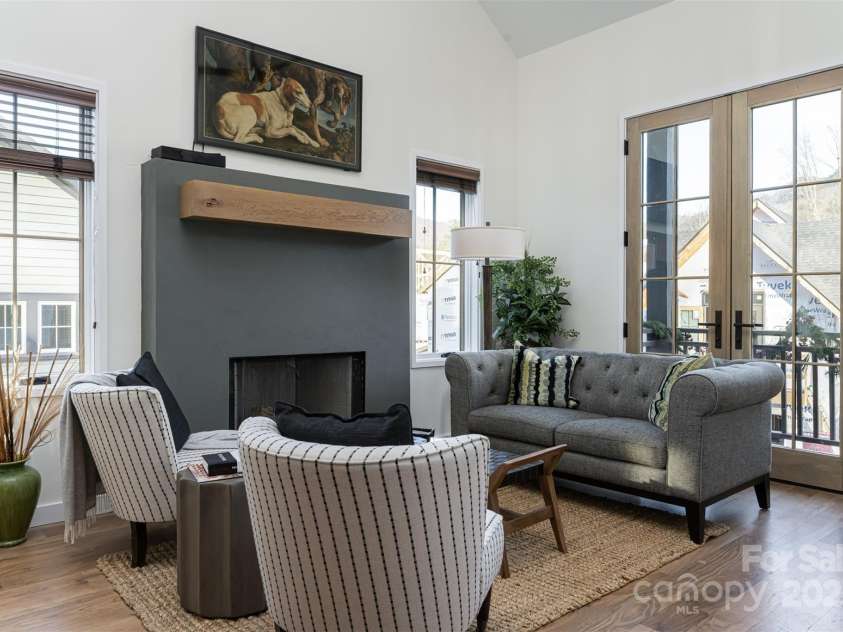 13 Fay Jones Lane, Black Mountain, NC 28711.  MLS# CAR4254782, YatesRealty ID 16177. 