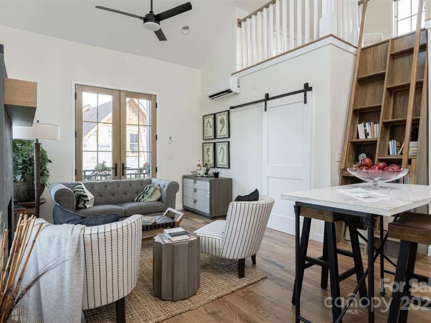 13 Fay Jones Lane, Black Mountain, NC 28711.  MLS# CAR4254782, YatesRealty ID 16177. 