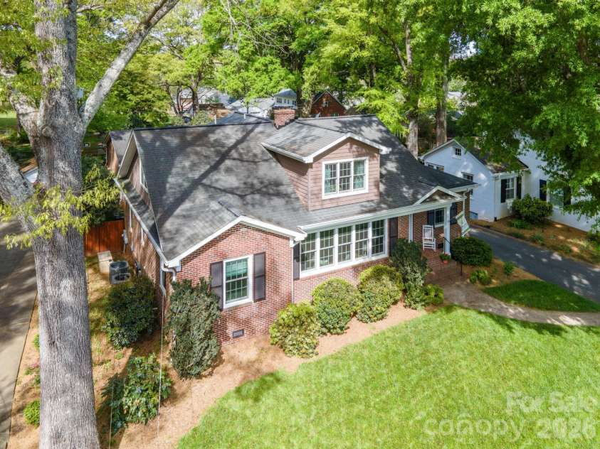 551 7th Street, Hickory, NC 28601.  MLS# CAR4362275, YatesRealty ID 16177. 