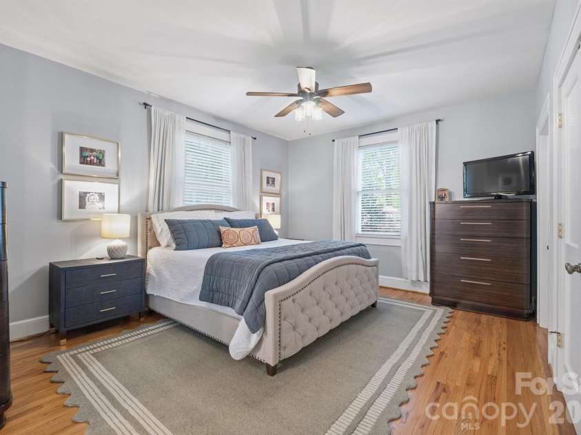 551 7th Street, Hickory, NC 28601.  MLS# CAR4362275, YatesRealty ID 16177. 