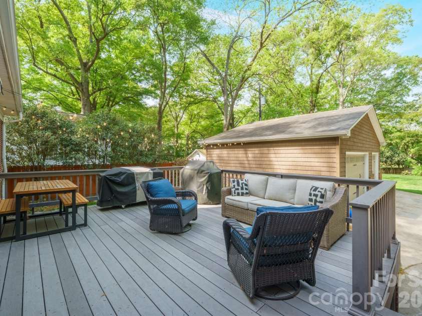 551 7th Street, Hickory, NC 28601.  MLS# CAR4362275, YatesRealty ID 16177. 