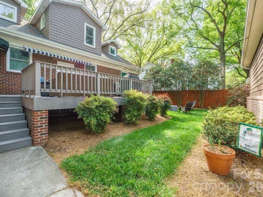 551 7th Street, Hickory, NC 28601.  MLS# CAR4362275, YatesRealty ID 16177. 
