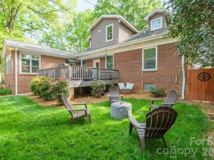 551 7th Street, Hickory, NC 28601.  MLS# CAR4362275, YatesRealty ID 16177. 