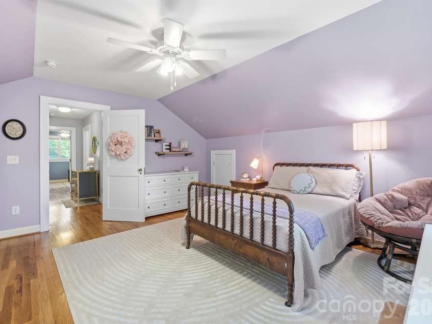 551 7th Street, Hickory, NC 28601.  MLS# CAR4362275, YatesRealty ID 16177. 