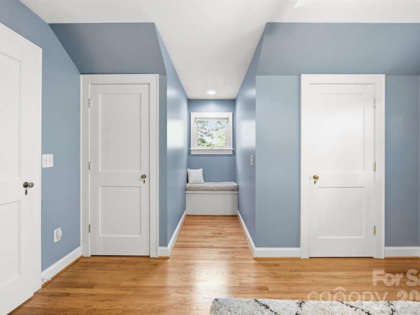 551 7th Street, Hickory, NC 28601.  MLS# CAR4362275, YatesRealty ID 16177. 