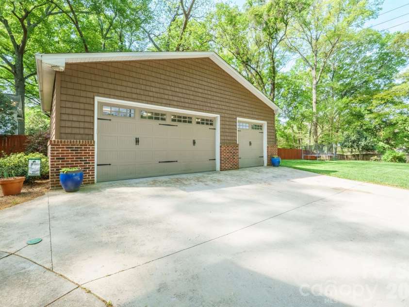 551 7th Street, Hickory, NC 28601.  MLS# CAR4362275, YatesRealty ID 16177. 