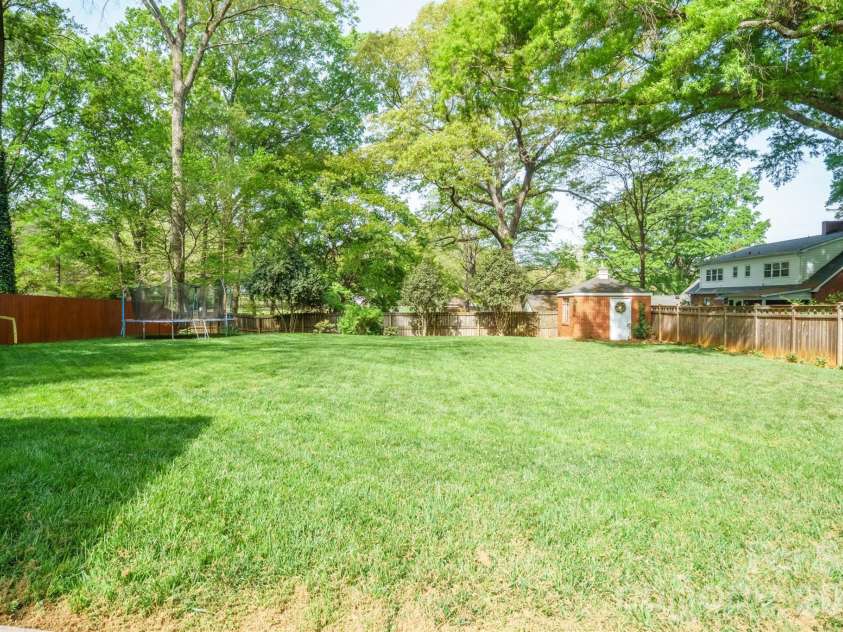 551 7th Street, Hickory, NC 28601.  MLS# CAR4362275, YatesRealty ID 16177. 