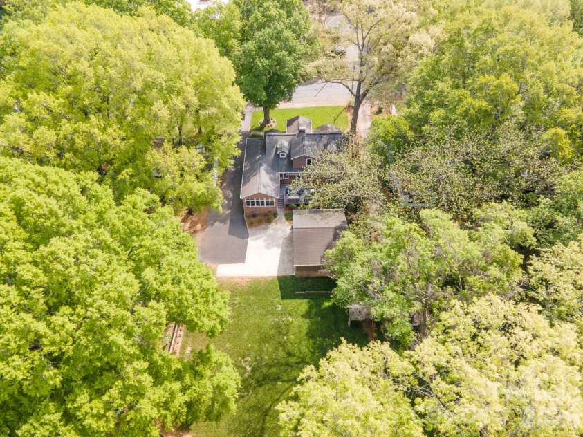 551 7th Street, Hickory, NC 28601.  MLS# CAR4362275, YatesRealty ID 16177. 