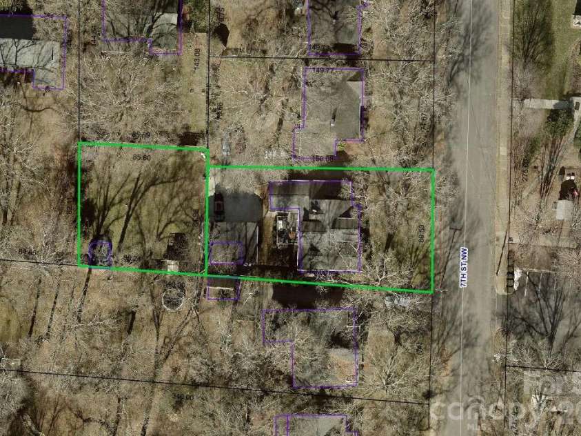 551 7th Street, Hickory, NC 28601.  MLS# CAR4362275, YatesRealty ID 16177. 