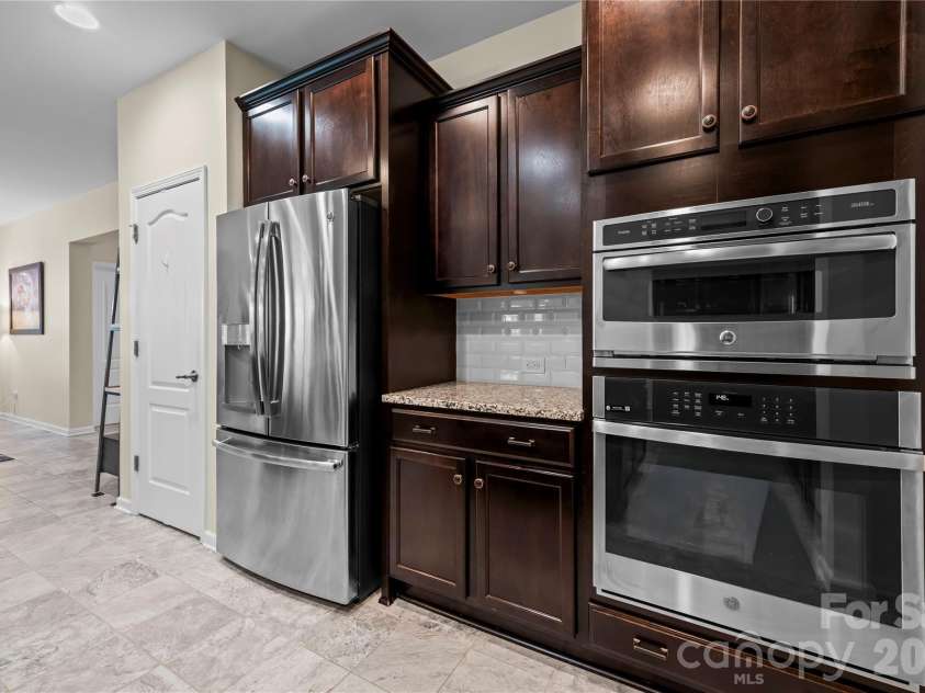 13127 Union Square Drive, Huntersville, NC 28078.  MLS# CAR4369975, YatesRealty ID 16178. Kitchen