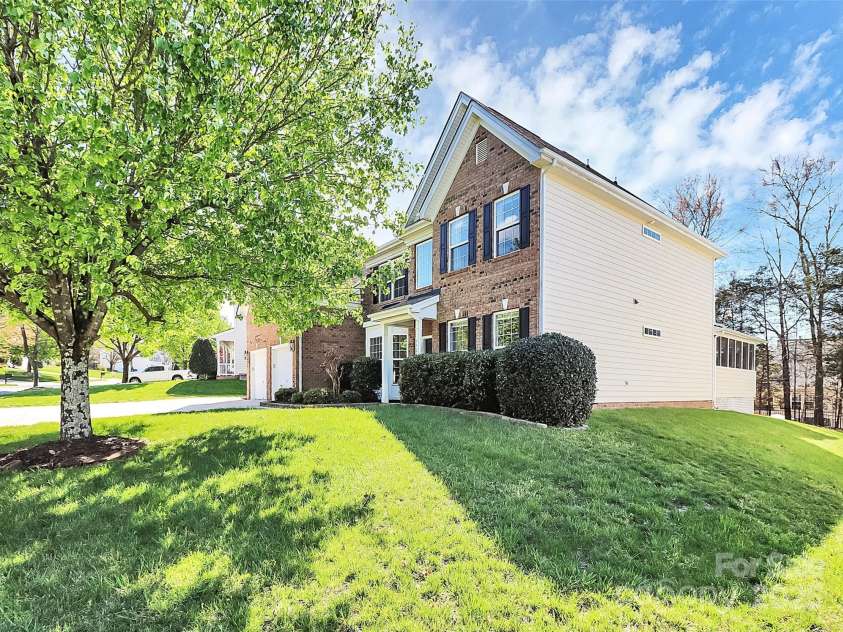 7925 Woodmere Drive, Harrisburg, NC 28075.  MLS# CAR4284394, YatesRealty ID 16178. 