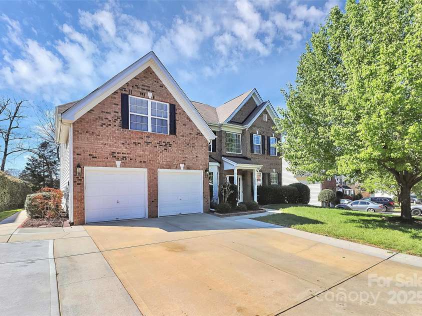 7925 Woodmere Drive, Harrisburg, NC 28075.  MLS# CAR4284394, YatesRealty ID 16178. 