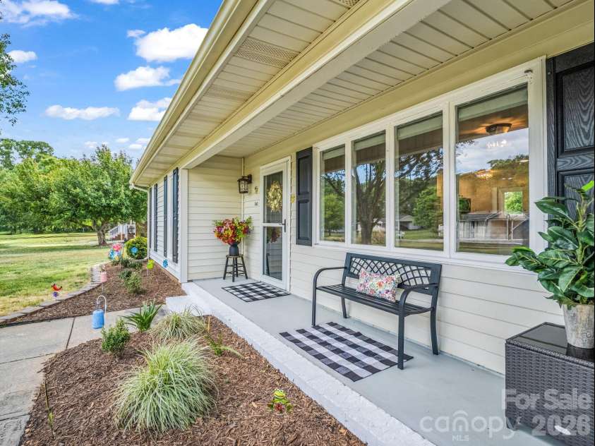 702 Billys Drive, Shelby, NC 28152.  MLS# CAR4372876, YatesRealty ID 16179. 