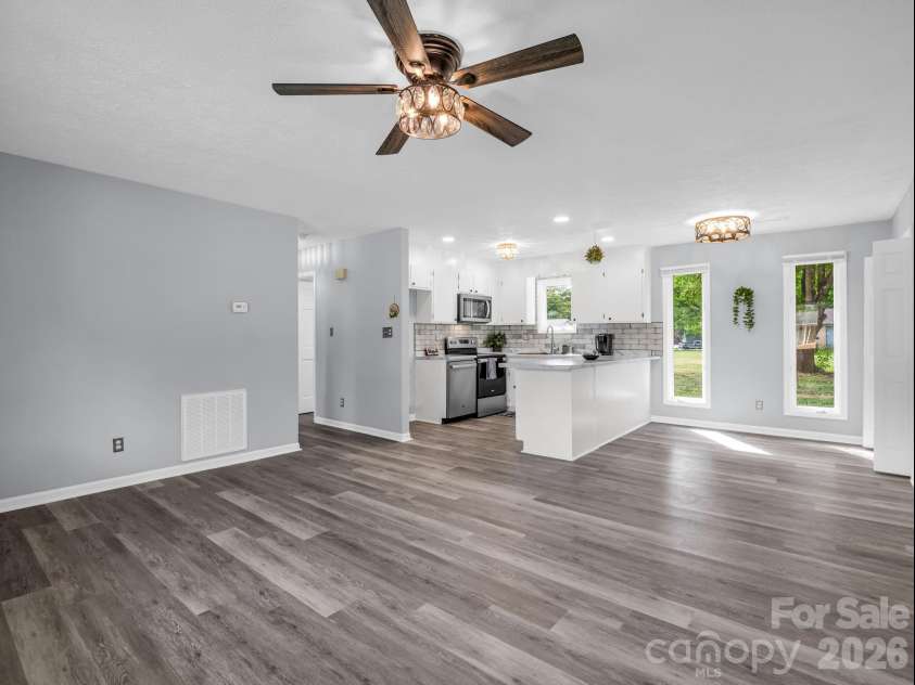 702 Billys Drive, Shelby, NC 28152.  MLS# CAR4372876, YatesRealty ID 16179. 