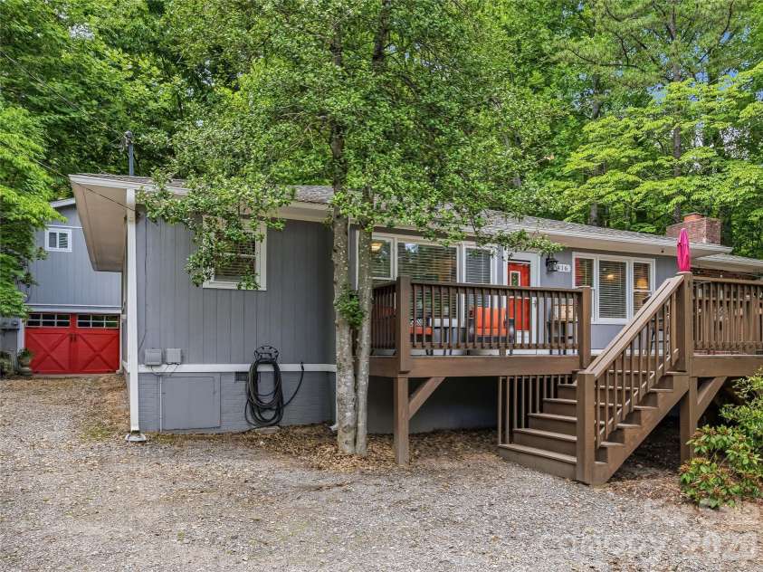 416 Cherokee Avenue, Black Mountain, NC 28711.  MLS# CAR4330813, YatesRealty ID 1618. 