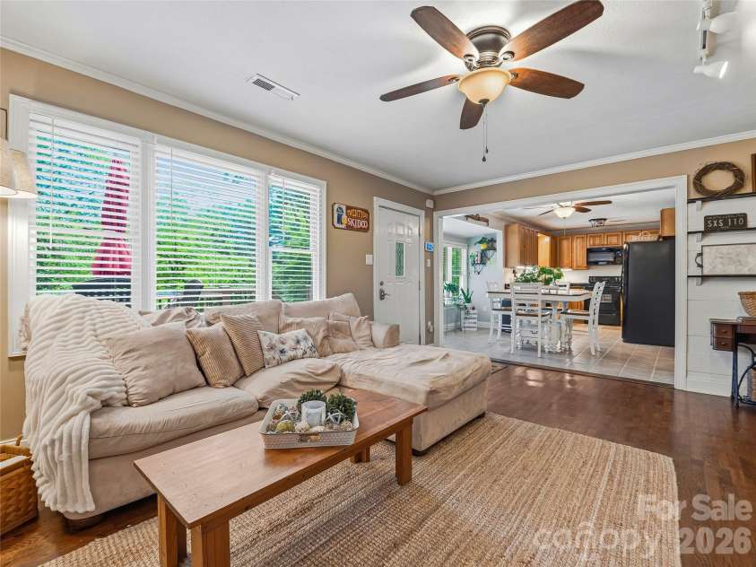 416 Cherokee Avenue, Black Mountain, NC 28711.  MLS# CAR4330813, YatesRealty ID 1618. 