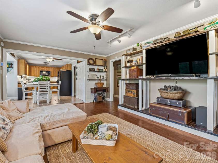 416 Cherokee Avenue, Black Mountain, NC 28711.  MLS# CAR4330813, YatesRealty ID 1618. 