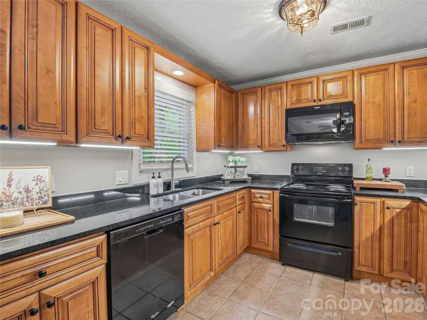 416 Cherokee Avenue, Black Mountain, NC 28711.  MLS# CAR4330813, YatesRealty ID 1618. 