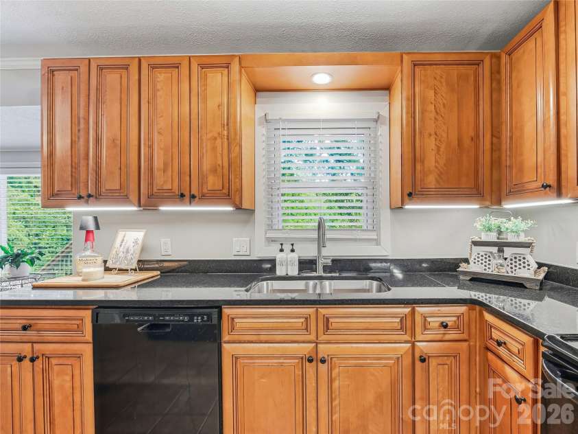 416 Cherokee Avenue, Black Mountain, NC 28711.  MLS# CAR4330813, YatesRealty ID 1618. 