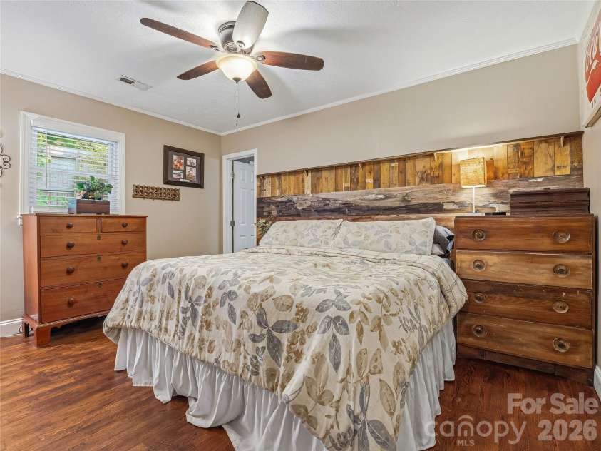 416 Cherokee Avenue, Black Mountain, NC 28711.  MLS# CAR4330813, YatesRealty ID 1618. 